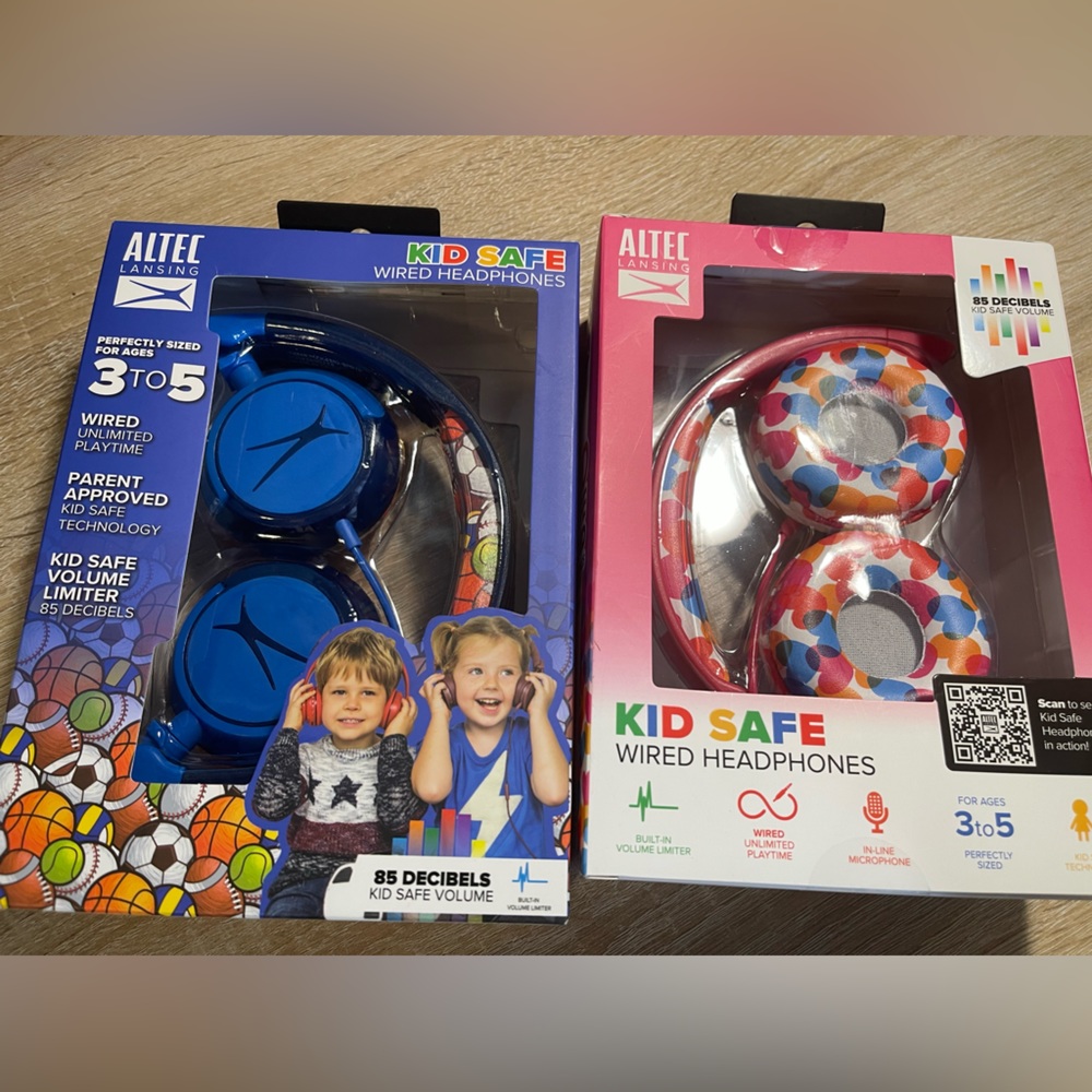 2 Altec Lansing: Kids Ages 3 to 5 Safe Wired Headphones (One Pink/ One Blue)(E)